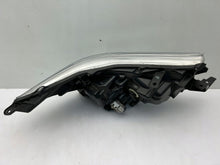 Laden Sie das Bild in den Galerie-Viewer, Frontscheinwerfer Toyota Hilux VIII LED Links Scheinwerfer Headlight