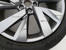 Laden Sie das Bild in den Galerie-Viewer, 1x Alufelge 18 Zoll 7.0" 5x112 Glanz 2GM601025L VW T-Cross Rim Wheel FEL6631662461vu