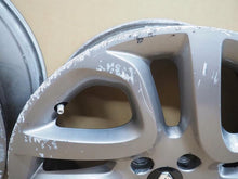 Laden Sie das Bild in den Galerie-Viewer, 1x Alufelge 17 Zoll 6.5&quot; 4x100 40ET 403005727R Renault Clio IV Captur 1