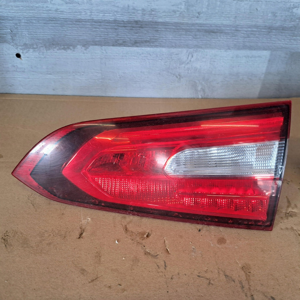 Rückleuchte Mercedes-Benz W247 A2479066400 Ein Stück (Rechts oder Links)