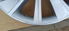 Laden Sie das Bild in den Galerie-Viewer, 1x Alufelge 18 Zoll 7.5" 5x112 48ET Glanz Silber 5E3601025K Skoda Rim Wheel FEL1840111509lp