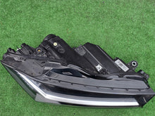 Load image into Gallery viewer, Frontscheinwerfer Skoda Superb 3P1941016 Rechts Scheinwerfer Headlight SCH6266598912pw