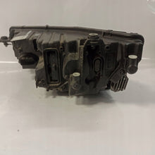 Laden Sie das Bild in den Galerie-Viewer, Frontscheinwerfer Skoda Octavia IV 030111823200 Rechts Scheinwerfer Headlight SCH5070684823pa