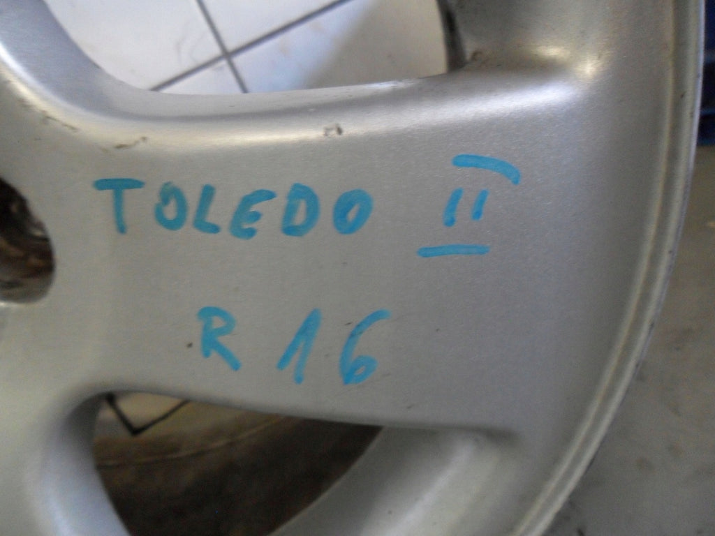 4x Alufelge 15 Zoll " 5x100 Seat Toledo Golf Rim Wheel