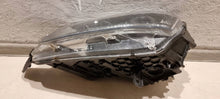 Laden Sie das Bild in den Galerie-Viewer, Frontscheinwerfer Skoda Yeti 5L1941015D 030128620100 Links Headlight