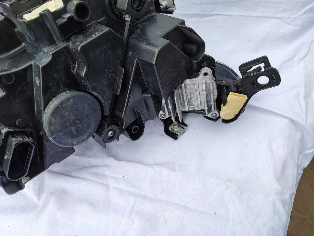 Frontscheinwerfer VW Golf VIII 5H1941005B LED Ein Stück (Rechts oder Links) SCH2336431257ci