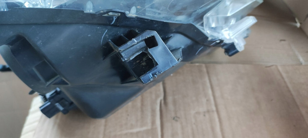 Frontscheinwerfer Mitsubishi L200 8301C738 Rechts Scheinwerfer Headlight SCH8219271262vu