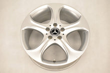 Load image into Gallery viewer, 4x Alufelge 18 Zoll 7.5" 5x112 44ET Glanz Silber A2054010600 Mercedes-Benz A205 FEL5030902336cs