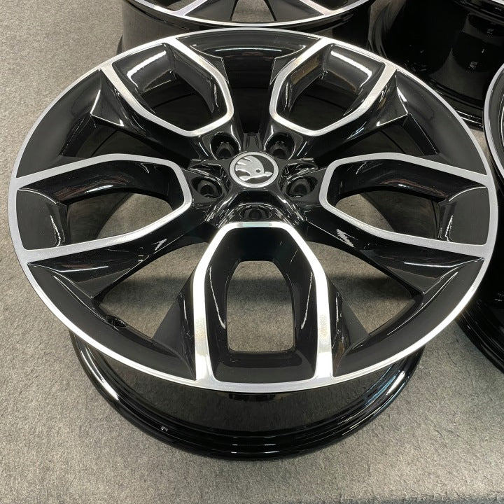 4x Alufelge 19 Zoll 8.0" 5x112 45ET Glanz Silber 57A601025C Skoda Kodiaq FEL7686764052xh