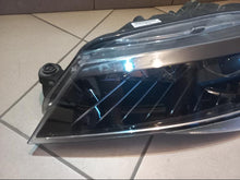 Laden Sie das Bild in den Galerie-Viewer, Frontscheinwerfer Skoda Superb III 3V1941015A Links Scheinwerfer Headlight