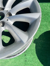 Laden Sie das Bild in den Galerie-Viewer, 1x Alufelge 17 Zoll 8.5" 5x120 37ET Silber 6791481 BMW E46 E91 E93 E90 E92 FEL8294458693dp