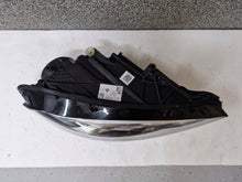 Laden Sie das Bild in den Galerie-Viewer, Frontscheinwerfer Mercedes-Benz Cla A1179065600 Links Scheinwerfer Headlight SCH2380789836mw