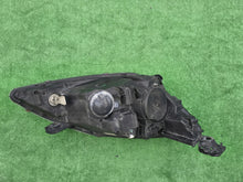 Laden Sie das Bild in den Galerie-Viewer, Frontscheinwerfer Peugeot 308 9677523080-00 Ein Stück (Rechts oder Links) SCH7367653481ko