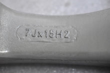 Laden Sie das Bild in den Galerie-Viewer, 1x Alufelge 15 Zoll 7.0" 5x114.3 42ET Glanz Silber 620CG3 6200G3 Kia Niro Cx-3 FEL8378732499fj