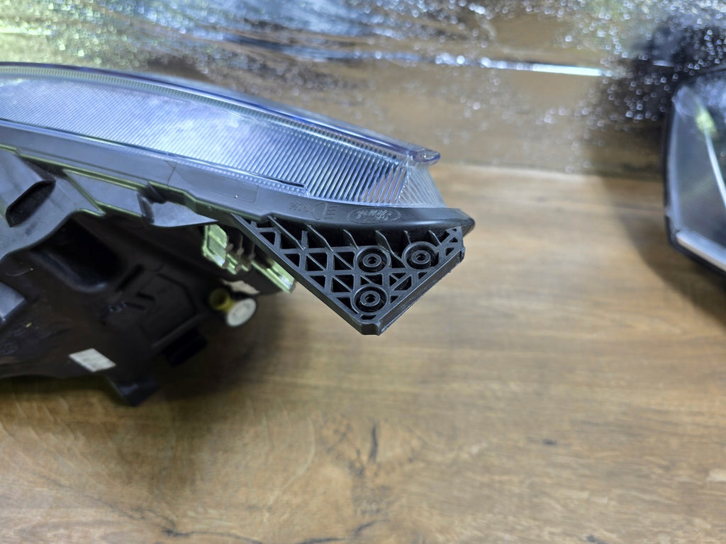 Frontscheinwerfer Ford Focus NX7B-13E014-CD Rechts Scheinwerfer Headlight SCH6042404554jo