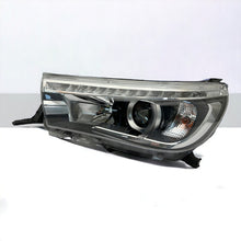 Laden Sie das Bild in den Galerie-Viewer, Frontscheinwerfer Toyota Hilux VIII LED Links Scheinwerfer Headlight