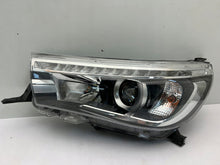 Laden Sie das Bild in den Galerie-Viewer, Frontscheinwerfer Toyota Hilux VIII LED Links Scheinwerfer Headlight