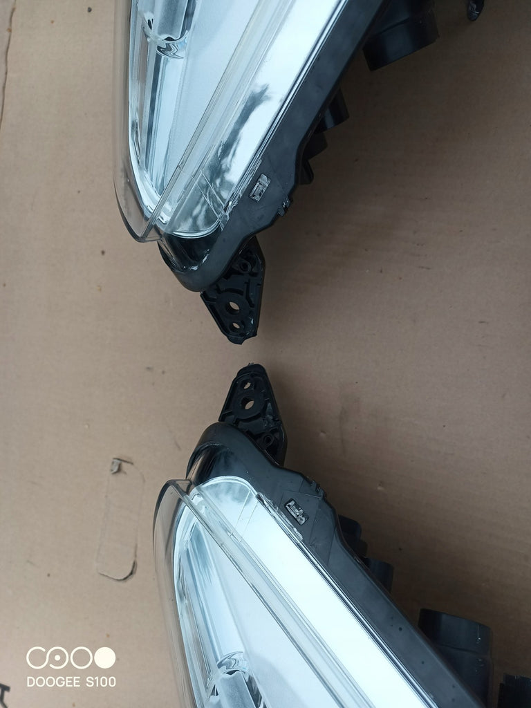 Frontscheinwerfer Renault Scenic 89902926 Ein Satz Scheinwerfer Headlight