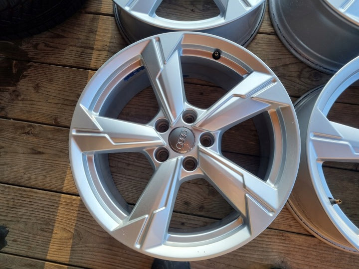 4x Alufelge 18 Zoll 8.0" 5x112 39ET Glanz 4K0601025 Audi Rim Wheel FEL5204035170nu