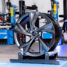 Laden Sie das Bild in den Galerie-Viewer, 4x Alufelge 18 Zoll 8.0" 5x112 40ET Glanz Silber Audi Rim Wheel FEL4021974080lh
