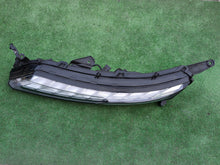 Laden Sie das Bild in den Galerie-Viewer, Frontscheinwerfer Mitsubishi Eclipse Cross EDM92205010 LED Links Headlight