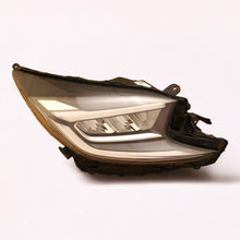 Laden Sie das Bild in den Galerie-Viewer, Frontscheinwerfer Toyota Aygo X LED Rechts Scheinwerfer Headlight