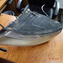 Laden Sie das Bild in den Galerie-Viewer, Frontscheinwerfer Audi A6 C6 Xenon Ein Stück (Rechts oder Links) Headlight SCH2798125690ea
