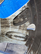 Laden Sie das Bild in den Galerie-Viewer, 1x Alufelge 17 Zoll 6.5" 5x112 46ET Glanz Silber 5H0601025B VW Golf Viii FEL1702047153tn