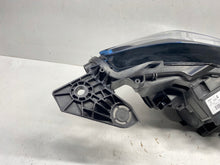 Laden Sie das Bild in den Galerie-Viewer, Frontscheinwerfer Peugeot 2008 208 II 9833036380 LED Links Headlight