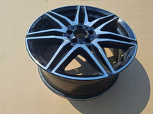 Laden Sie das Bild in den Galerie-Viewer, 1x Alufelge 19 Zoll 8.0" 5x112 A4474014500 Mercedes-Benz W447 Rim Wheel FEL6365292063tm