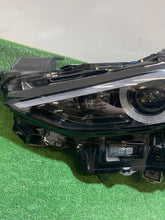 Laden Sie das Bild in den Galerie-Viewer, Frontscheinwerfer Mazda 3 I BHRB-67890 LED Links Scheinwerfer Headlight SCH7989018650yo