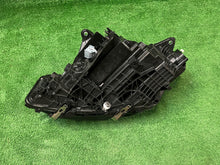 Laden Sie das Bild in den Galerie-Viewer, Frontscheinwerfer BMW 2 Active Tourer U06 5A42248 LED Rechts Headlight SCH4750515511ag