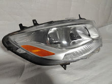 Laden Sie das Bild in den Galerie-Viewer, Frontscheinwerfer Mercedes-Benz Sprinter A9109060500 Links Headlight