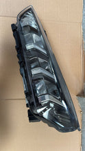 Laden Sie das Bild in den Galerie-Viewer, Frontscheinwerfer Hyundai Ioniq 92101-G2200 LED Links Scheinwerfer Headlight SCH8809207409lo