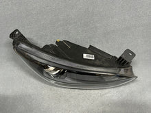 Laden Sie das Bild in den Galerie-Viewer, Frontscheinwerfer Ford Focus MK7B-13E014-EB Xenon Rechts Scheinwerfer Headlight