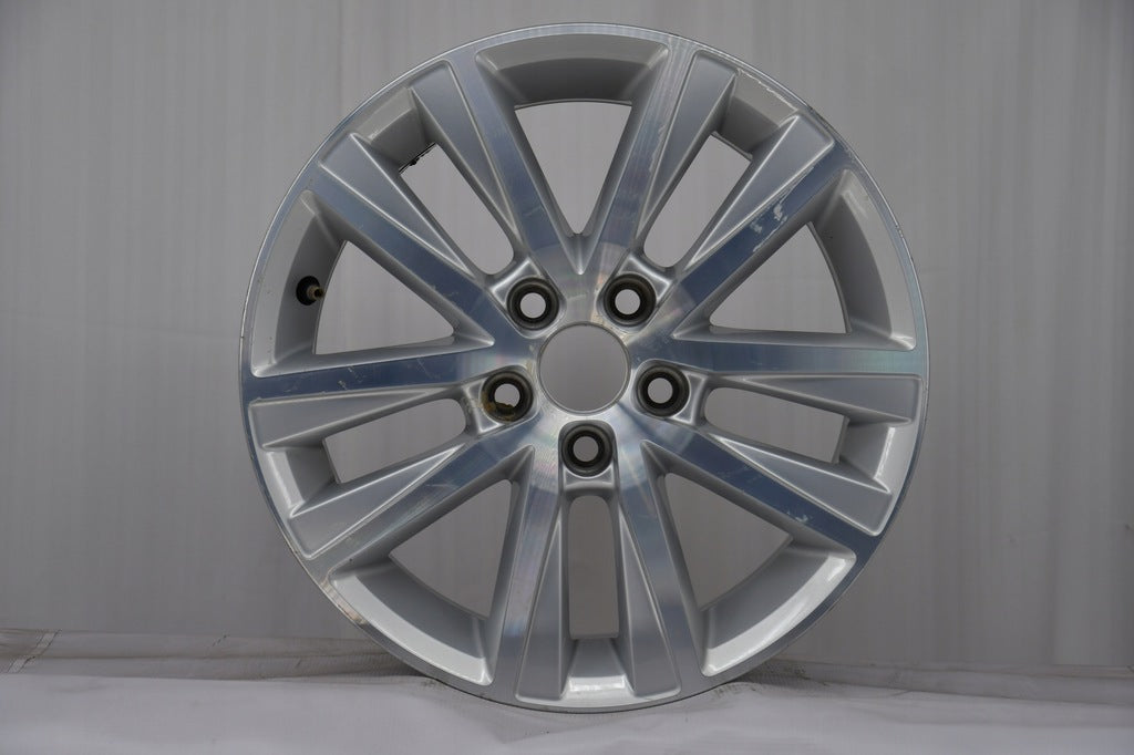 1x Alufelge 15 Zoll 6.0" 5x100 40ET Glanz Silber 6R0601025 VW Polo Rim Wheel FEL4051987350gl