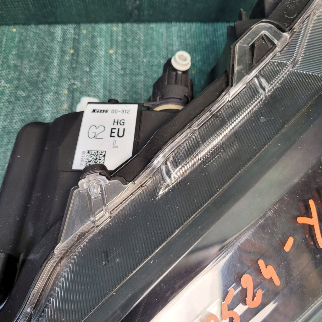 Frontscheinwerfer Toyota Yaris Cross 695060102 Links Scheinwerfer Headlight SCH7255871368qu