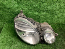 Laden Sie das Bild in den Galerie-Viewer, Frontscheinwerfer Mercedes-Benz W211 Xenon Rechts Scheinwerfer Headlight SCH9679795031pa