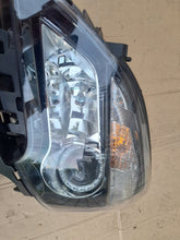 Laden Sie das Bild in den Galerie-Viewer, Frontscheinwerfer Opel Mokka DFR751030 Xenon Links Scheinwerfer Headlight