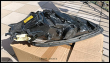 Laden Sie das Bild in den Galerie-Viewer, Frontscheinwerfer Porsche Boxster Cayman 981 98163123206 Xenon Rechts Headlight SCH1202121120fp