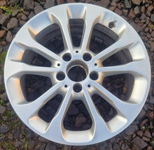 Load image into Gallery viewer, 1x Alufelge 17 Zoll 6.5" 5x112 38ET Glanz Silber A1564011700 Mercedes-Benz Gla FEL4366558174dy