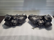 Laden Sie das Bild in den Galerie-Viewer, Frontscheinwerfer Alfa Romeo 159 60683987 Ein Satz Scheinwerfer Headlight SCH3494775353yt