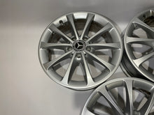 Laden Sie das Bild in den Galerie-Viewer, 4x Alufelge 17 Zoll 6.5" 5x112 44ET Glanz Silber A1774010300 Mercedes-Benz FEL8802136106eb