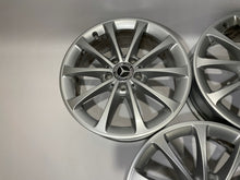 Laden Sie das Bild in den Galerie-Viewer, 4x Alufelge 17 Zoll 6.5" 5x112 44ET Glanz Silber A1774010300 Mercedes-Benz FEL8802136106eb