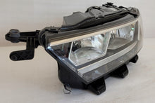 Laden Sie das Bild in den Galerie-Viewer, Frontscheinwerfer VW T-Roc 2GA941005B Halogen Links Scheinwerfer Headlight