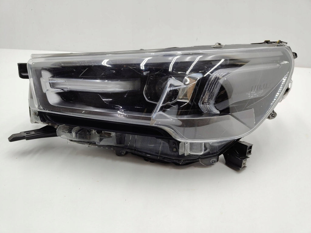 Frontscheinwerfer Toyota Hilux VIII Links Scheinwerfer Headlight SCH2048015696ar