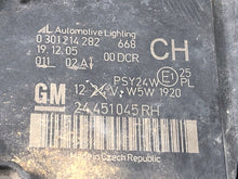Laden Sie das Bild in den Galerie-Viewer, Frontscheinwerfer Opel Zafira B 24451045RH Ein Stück (Rechts oder Links)