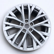 Load image into Gallery viewer, 1x Alufelge 18 Zoll 8.0&quot; 5x112 25ET Glanz Silber 760601025H VW Touareg Rim Wheel