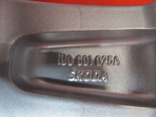 Load image into Gallery viewer, 1x Alufelge 15 Zoll 6.5" 5x100 43ET 1U0601025A Skoda Superb Rim Wheel FEL2519840325jd