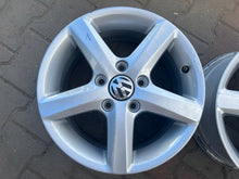 Load image into Gallery viewer, 1x Alufelge 15 Zoll 6.5&quot; 5x112 5K0071495 VW Passat Rim Wheel